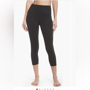 NWT Zella Live In High Waist Crop Leggings in size small